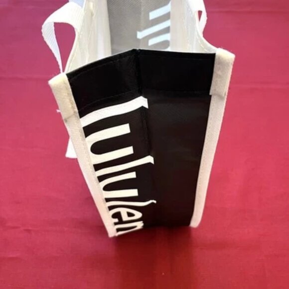 Lululemon White Reusable Lightweight Travel Tote Bag 12x9.5x4.5 Snap Closure - Picture 4 of 4